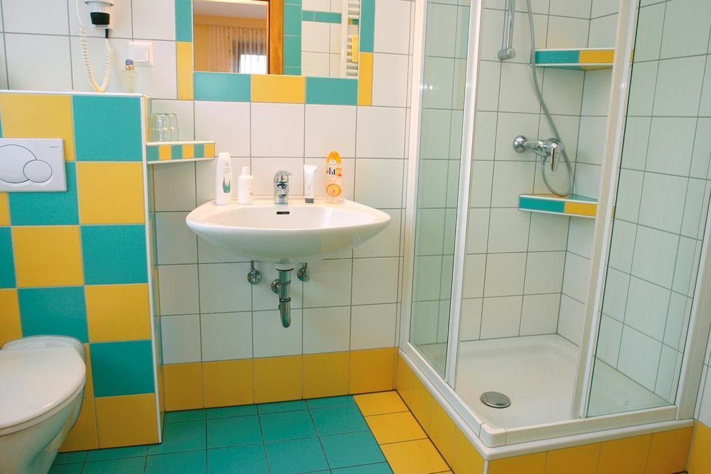 Hotel Restaurant Thadeushof Techelsberg Room photo
