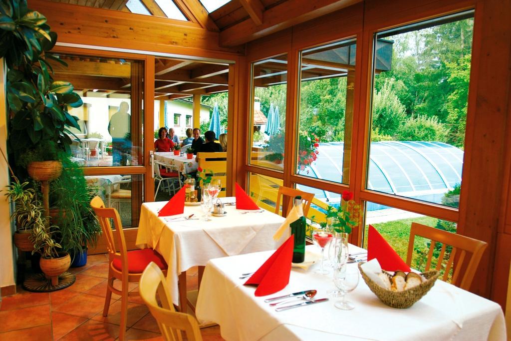 Hotel Restaurant Thadeushof Techelsberg Exterior photo